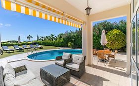 Villa Savoya Sunrise By Ezoria Villas